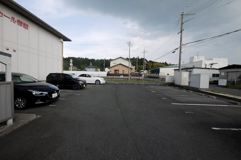 グランドゥール御園 駐車場