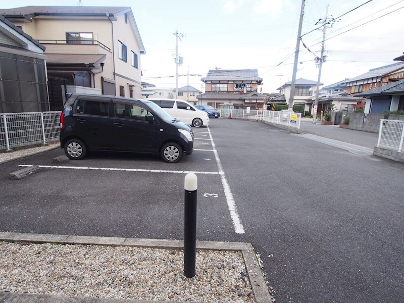ロザージュⅡ 駐車場