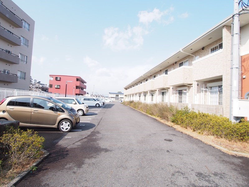 グランシャリオ 駐車場