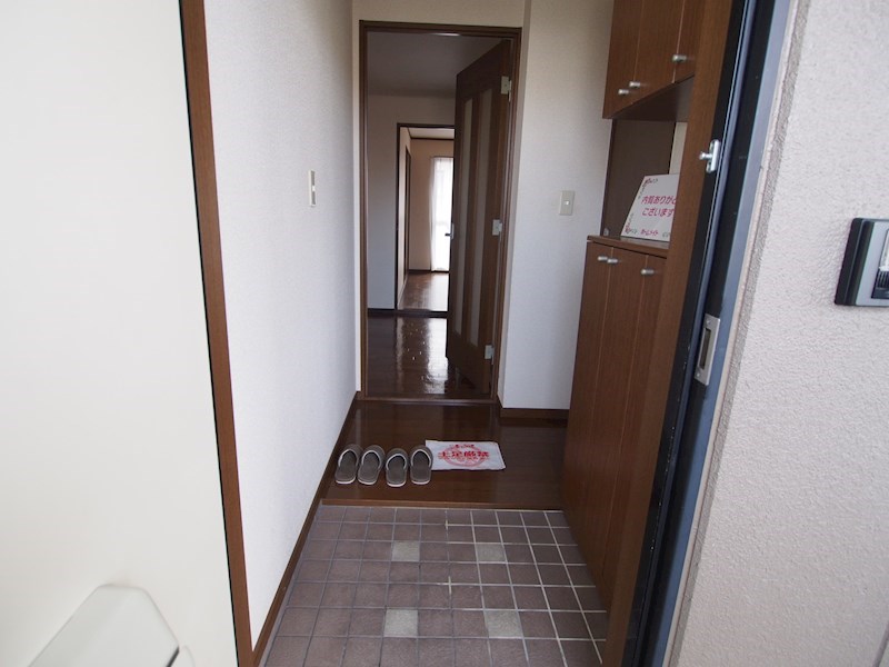 ウエストヴィレッジ 玄関