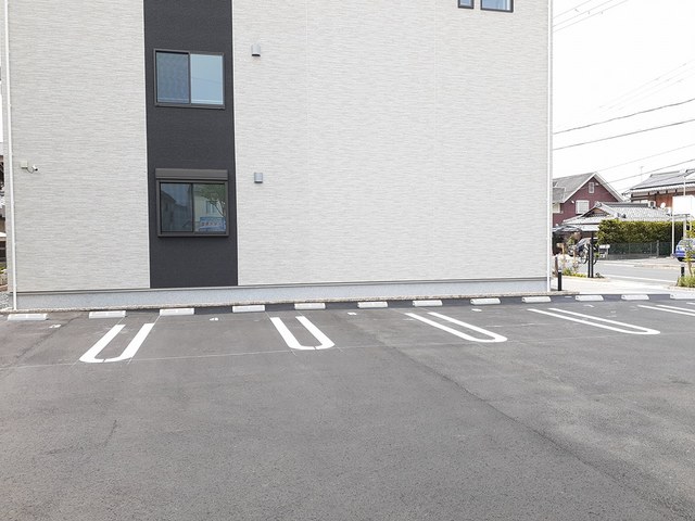レアージュ 駐車場