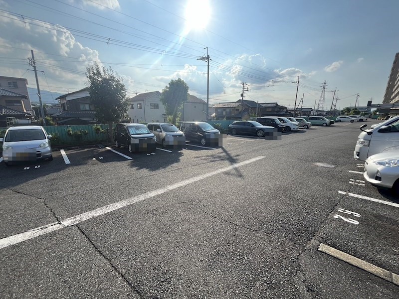 ルモン甲西中央 駐車場