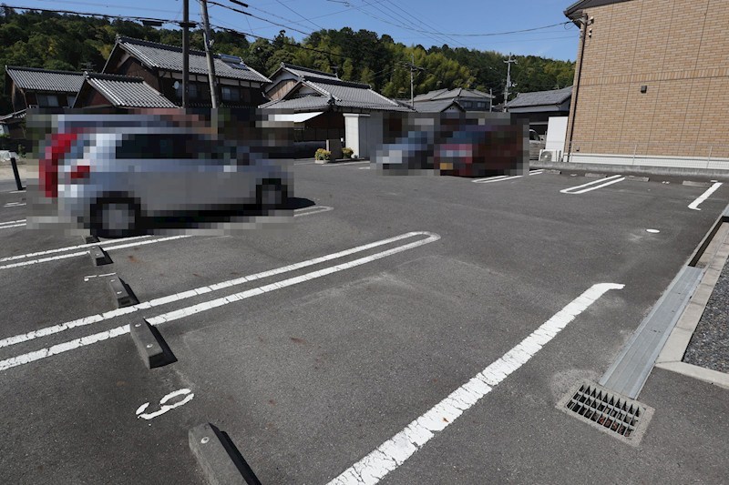 アウローラ湖南 駐車場