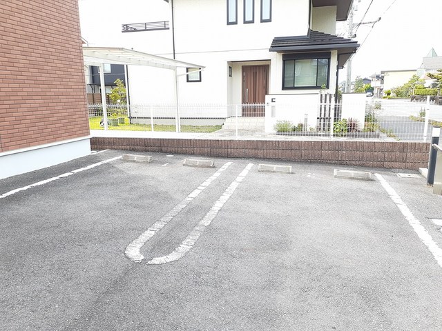 シーダー　アネックス 駐車場