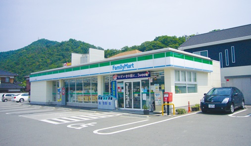 アパートメント178 コンビニ