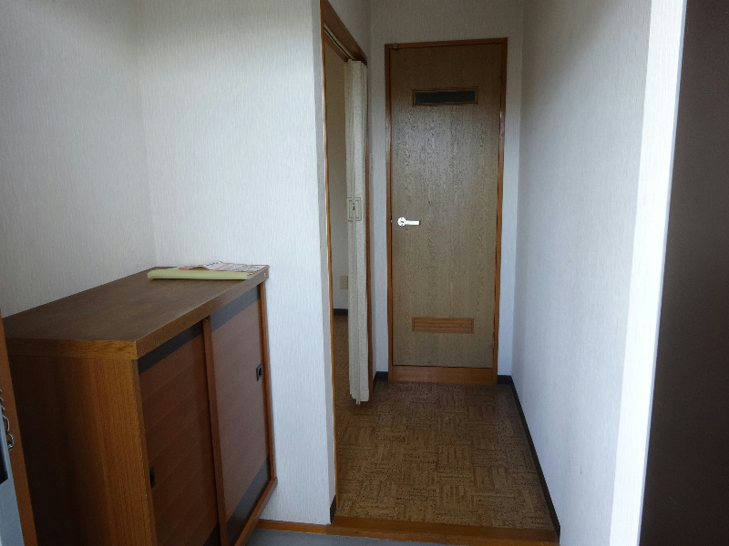 ヒラリーハイツ 玄関
