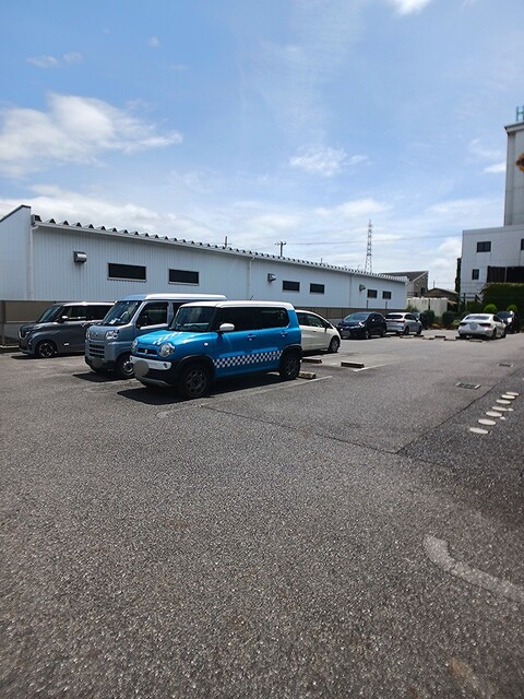 アルドーレ 駐車場