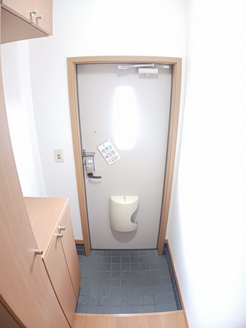 フロントパーク　こうか 玄関