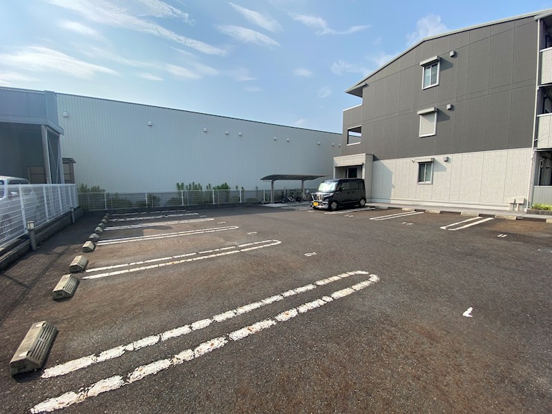 セジュール・カルム 駐車場