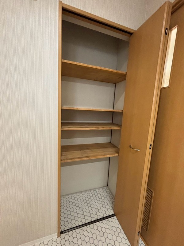 東矢倉二丁目貸家 収納