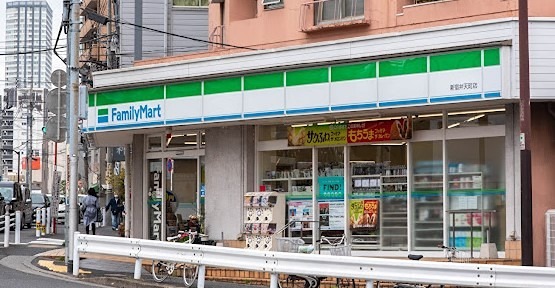 ルーブル早稲田参番館 コンビニ