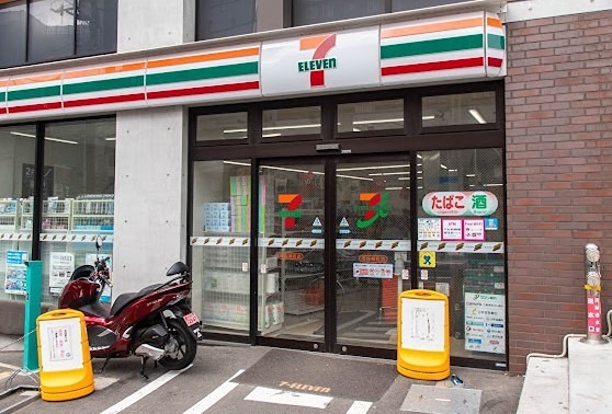 ルーブル早稲田参番館 コンビニ