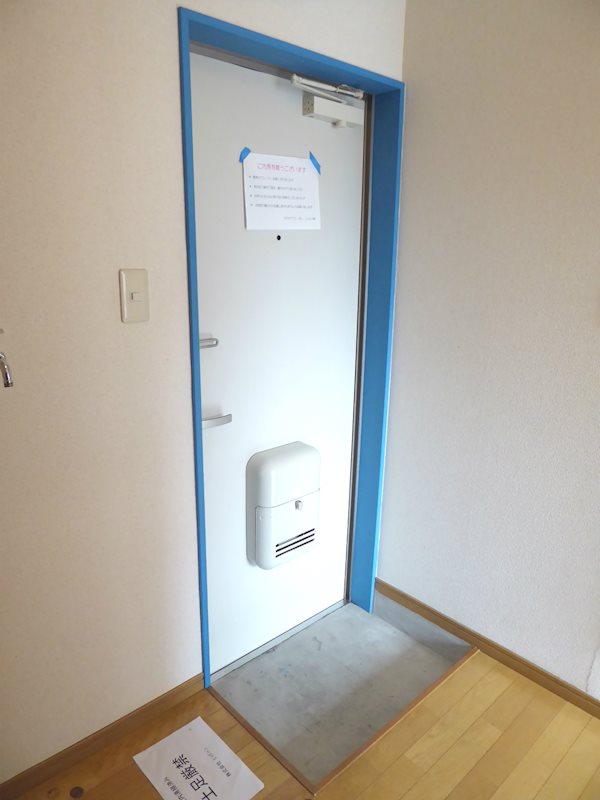 ハーミットクラブハウス鶴ヶ峰A棟 玄関