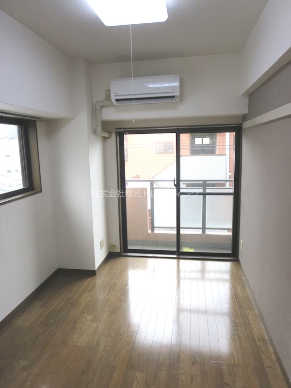 ﾒｲﾝｽﾃｰｼﾞ平塚駅前 リビング