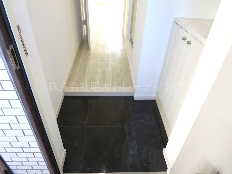 ﾎｰﾕｳｺﾝﾌｫﾙﾄ神奈川新町 玄関