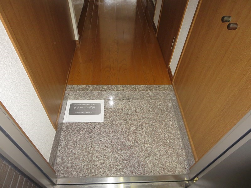 ﾙｰﾌﾞﾙ恵比寿ｻｳｽｶﾞｰﾃﾞﾝ 玄関