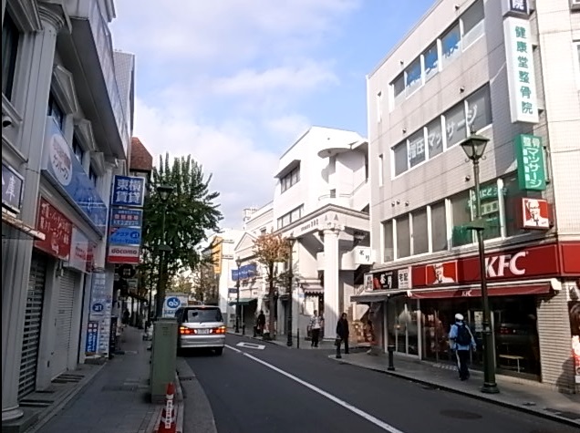 駅前商店街 コンドミニアムメイ大倉山 周辺画像3