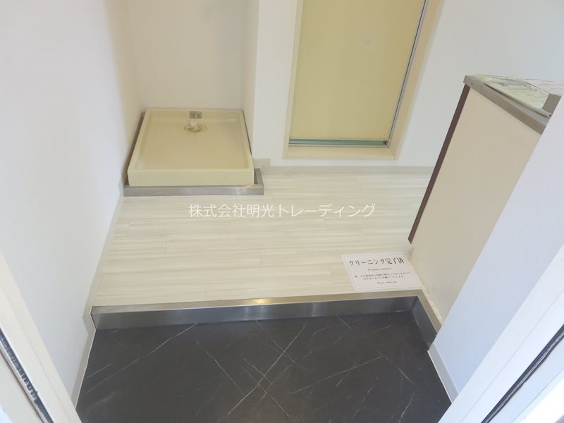 ﾒｿﾞﾝ･ﾄﾞ･ﾘﾍﾞﾗﾙ 玄関