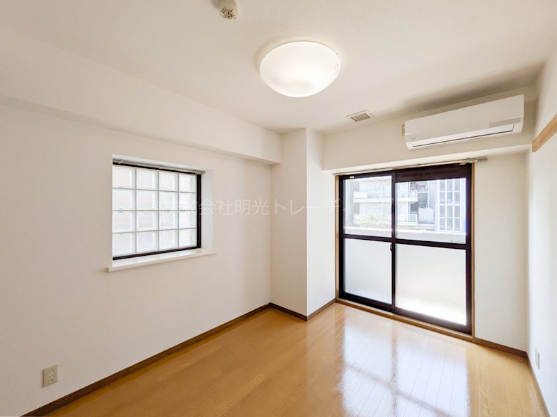 ｸﾚｱｼｵﾝ市ヶ谷西 リビング