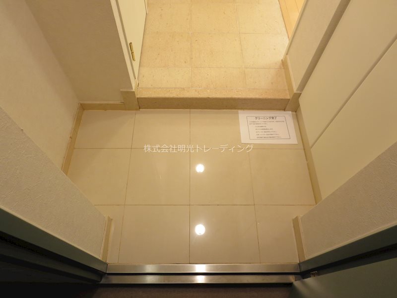 玄関 アデッソ大森 玄関