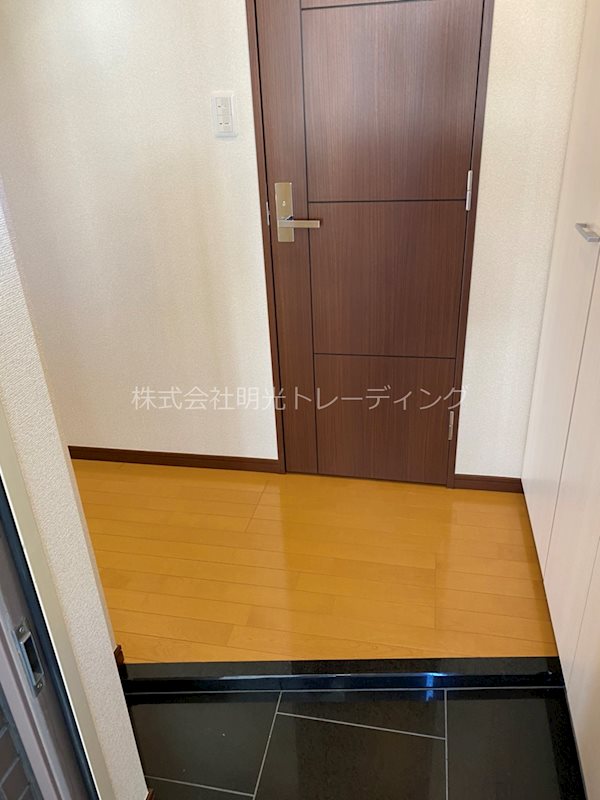 グリフィン横浜・山下町 玄関