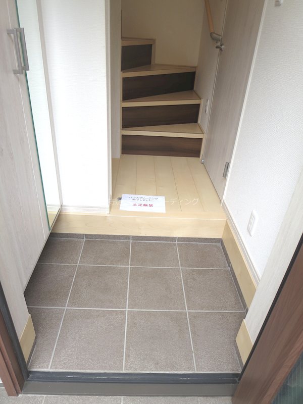 板橋1丁目戸建て 玄関