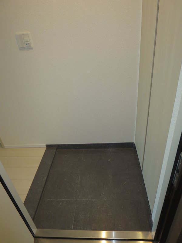 クオリア新宿余丁町 玄関