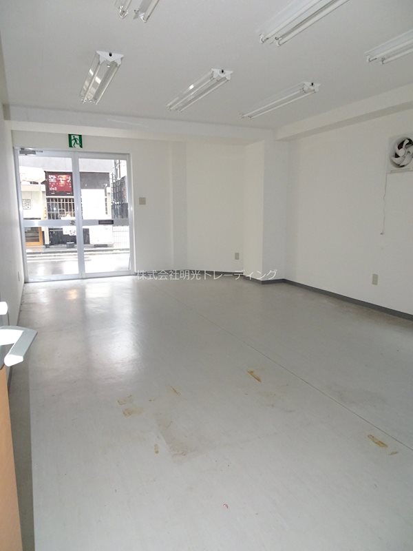 リビング 第一中鉄ビル リビング