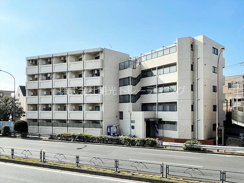 ﾒｿﾞﾝ・ﾄﾞ・ﾏﾄﾞﾘｴ 402号室 外観