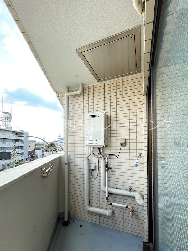 ﾒｿﾞﾝ・ﾄﾞ・ﾏﾄﾞﾘｴ ベランダ