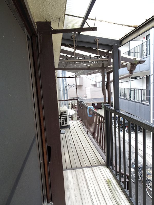 板橋区熊野町6-11戸建 ベランダ