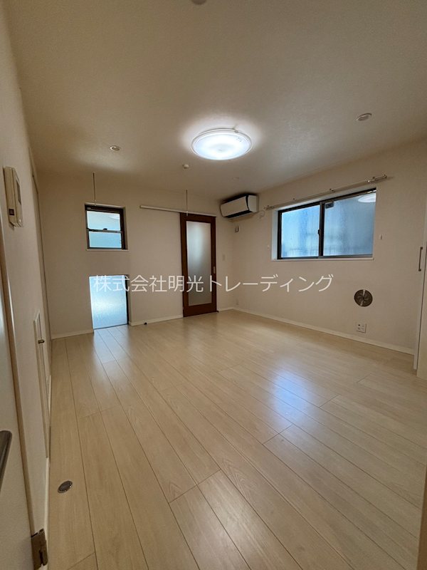 北区田端新町2丁目24-3賃貸併用住宅 リビング