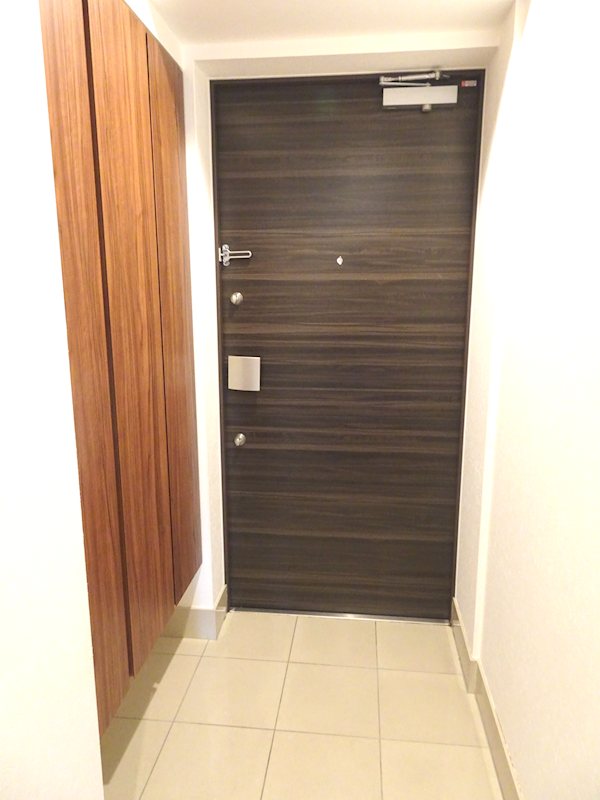 ﾌﾟﾚｼｽ篠崎 玄関