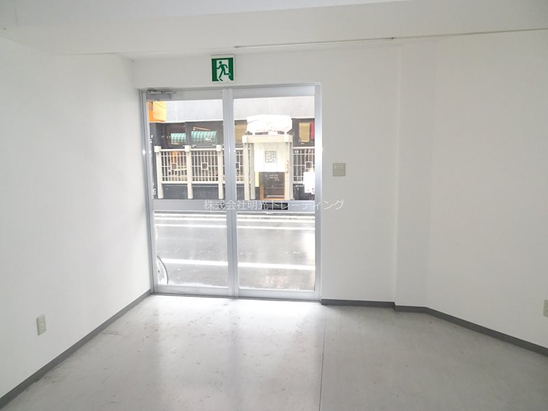 第一中鉄ビル 玄関