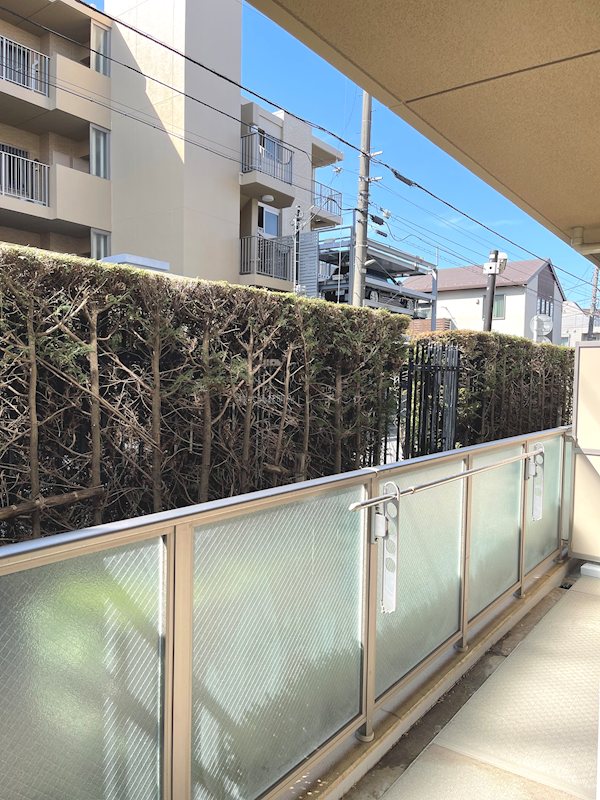 ﾌｧｲﾝﾚｼﾞﾃﾞﾝｽ平和台ｶｰﾑｳﾞｨﾗ ベランダ