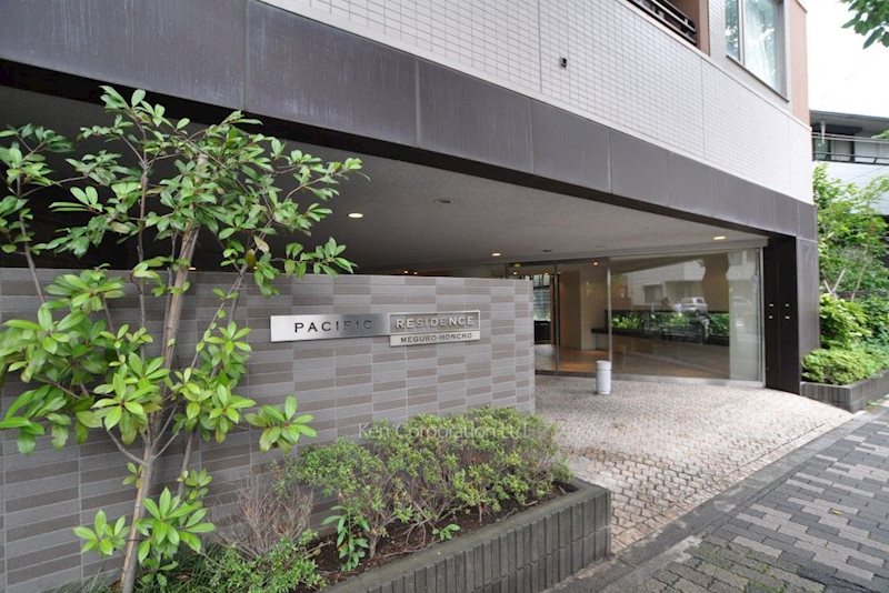 パシフィックレジデンス目黒本町 玄関