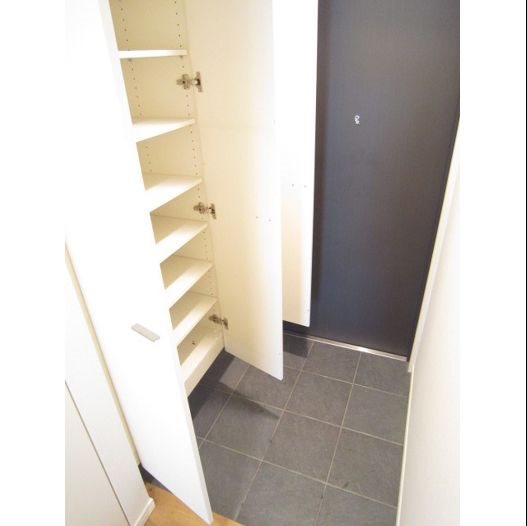 レジディア水道橋 玄関