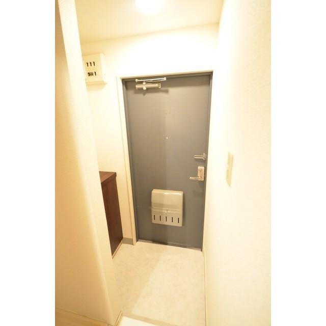 エスティケイビル 玄関