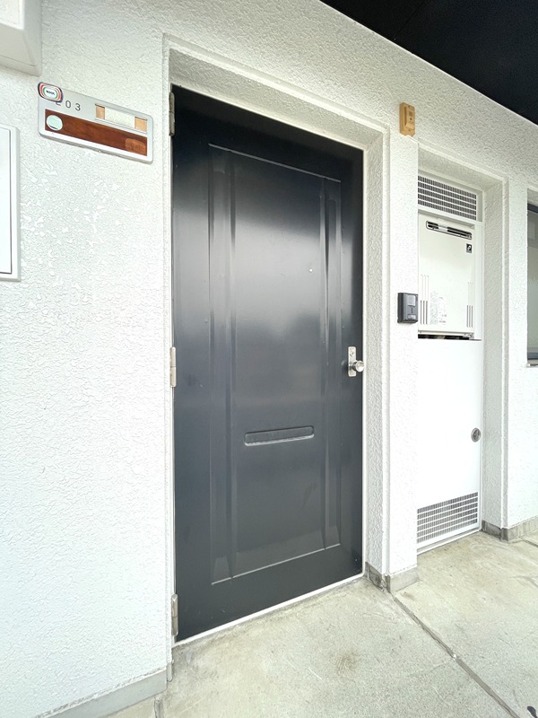 メゾンドゥ・ルミエール 玄関