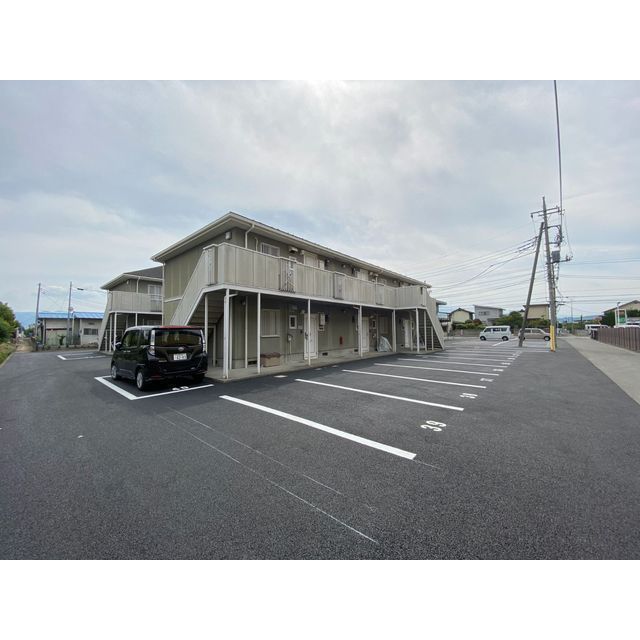 ガーデンパレス石和A棟 駐車場