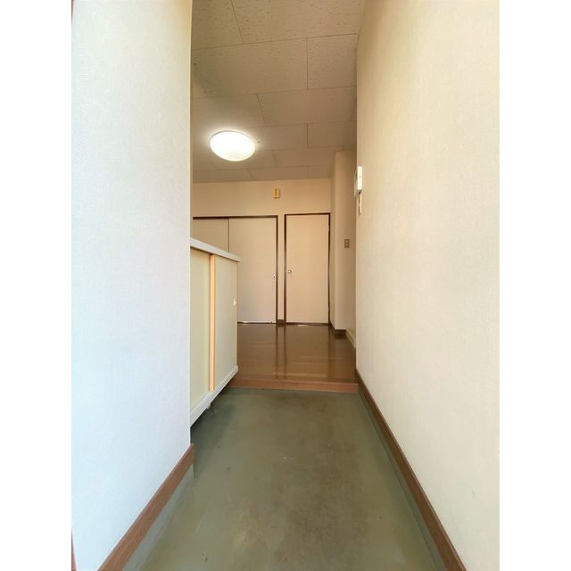 ルピナス生原 玄関