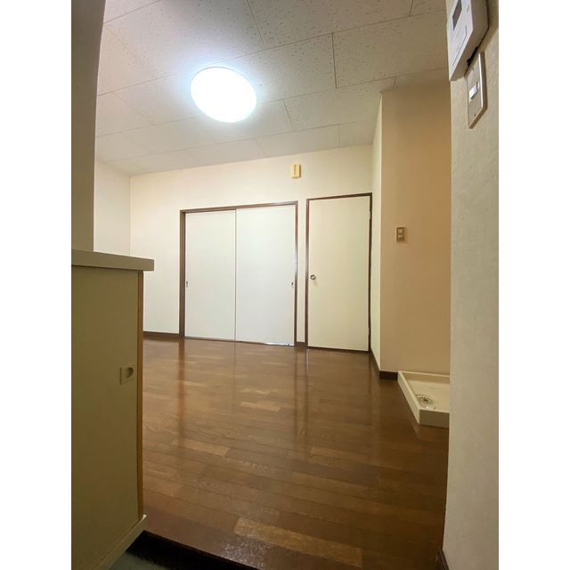 ルピナス生原 玄関