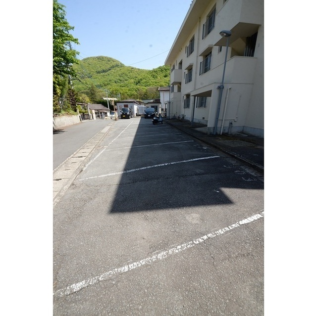 埴原ハイツ 駐車場