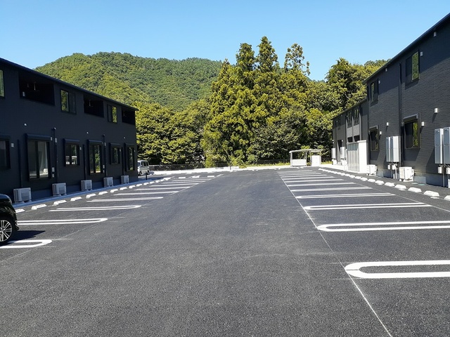アヴニール　ラディユ　Ⅲ 駐車場