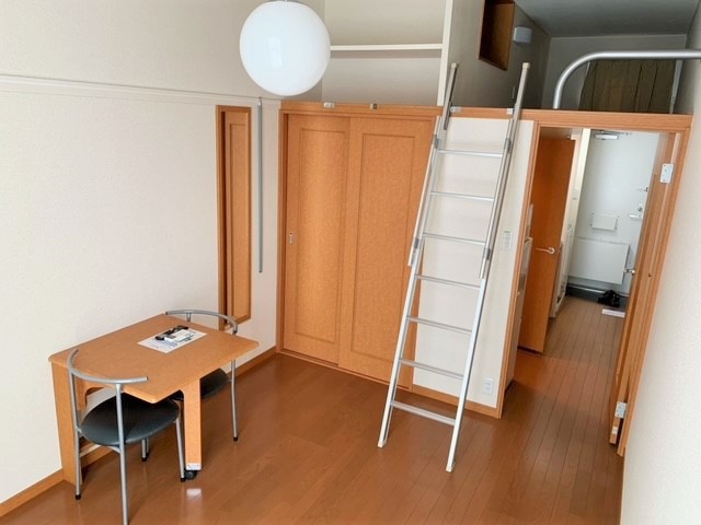 レオパレス都留 ベッドルーム