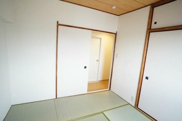ベッドルーム