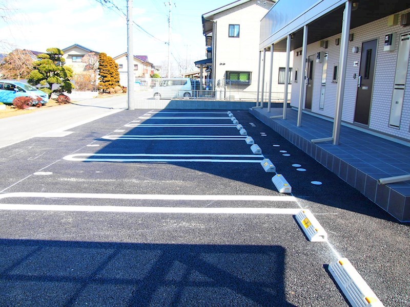 フィカーサ宝積寺Ａ 駐車場