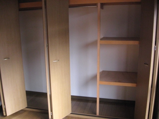アールフラット 収納