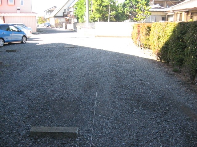 アールフラット 駐車場