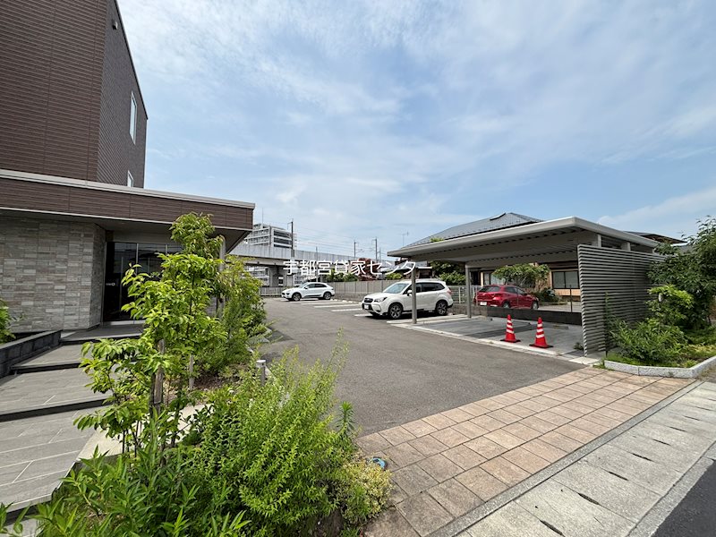 ミレアージュ 駐車場